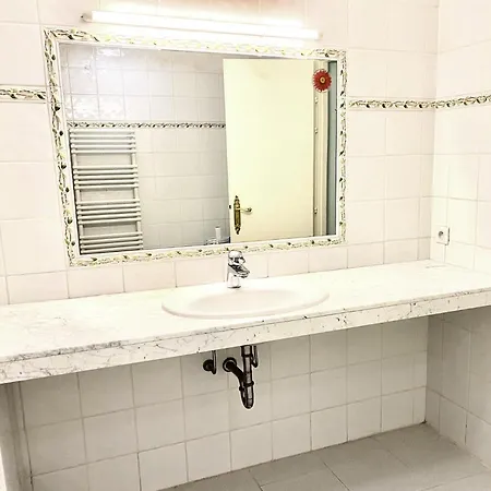 Proche Cannes, Spacieux Appartement, Jardin Et Piscine Prive * Vallauris