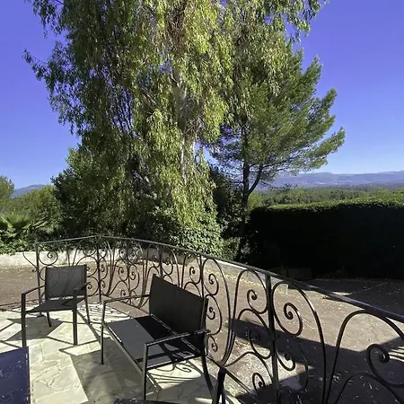 Proche Cannes, Spacieux Appartement, Jardin Et Piscine Prive *