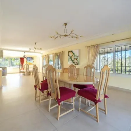 Proche Cannes, Spacieux Appartement, Jardin Et Piscine Prive Apartment