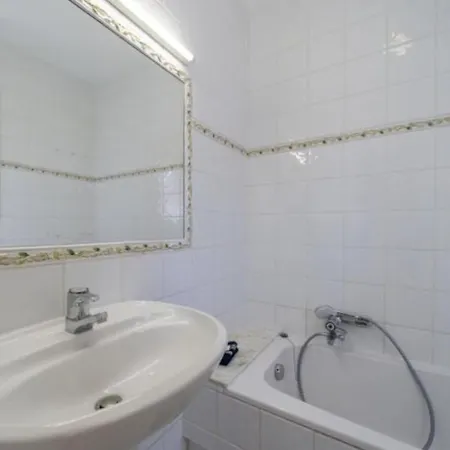 Proche Cannes, Spacieux Appartement, Jardin Et Piscine Prive * Vallauris